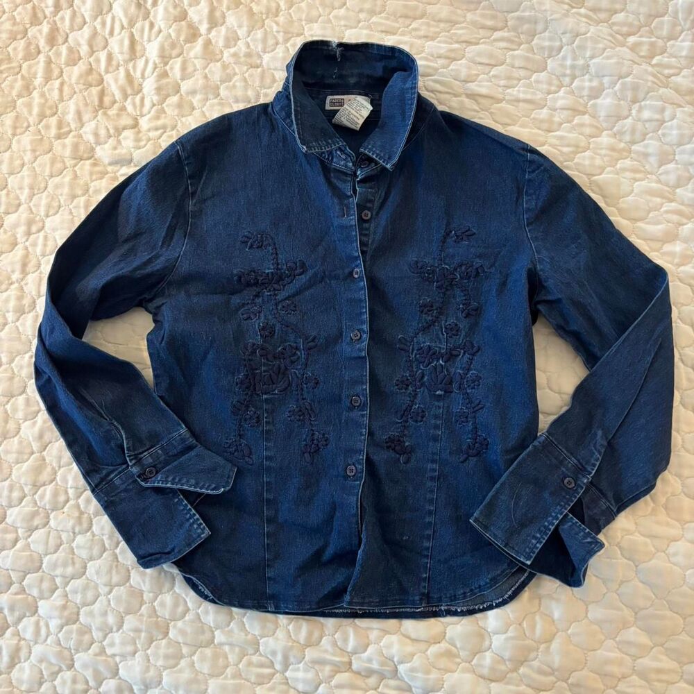 Faded Glory Y2K Denim Button Up Flower Embroidered Shirt Size M